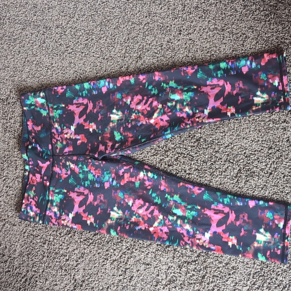 Fabletics workout leggings capri length